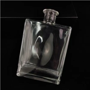 کارک کے ساتھ 750ml گلاس شراب کی بوتل ووڈکا وہسکی کی بوتل